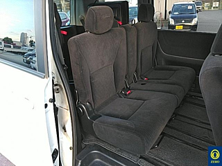 NISSAN SERENA 2010