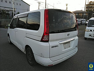 NISSAN SERENA 2010