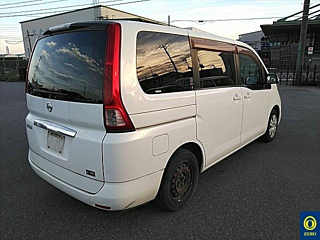 NISSAN SERENA 2010