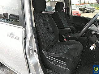 NISSAN SERENA 2015