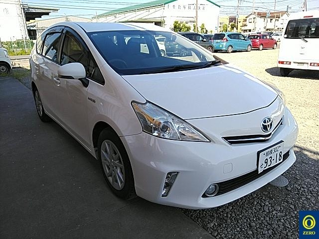 TOYOTA PRIUS ALPHA 2014