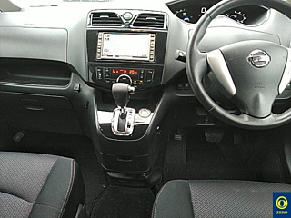 NISSAN SERENA 2011