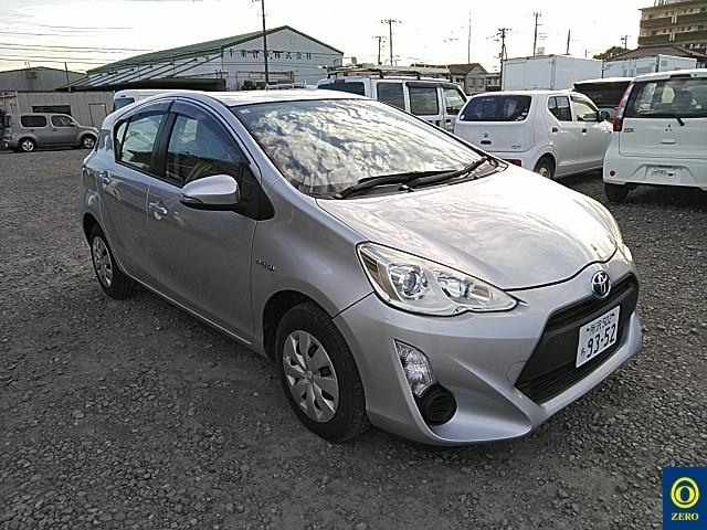 TOYOTA AQUA 2016
