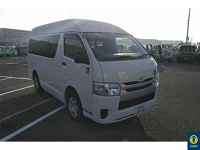 TOYOTA HIACE VAN 2015