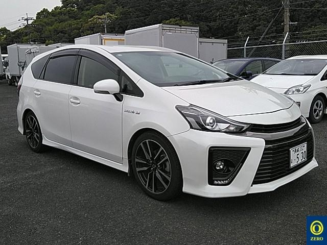TOYOTA PRIUS ALPHA 2016