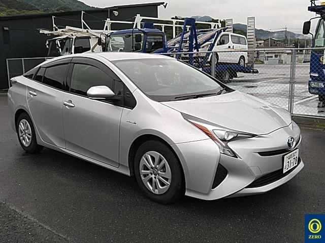 TOYOTA PRIUS 2017