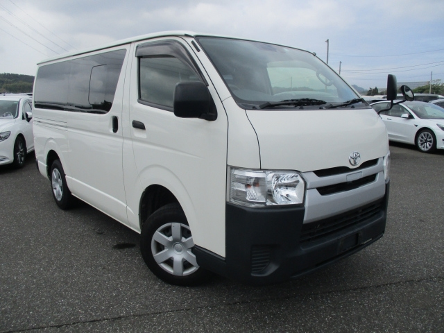 TOYOTA HIACE VAN 2020