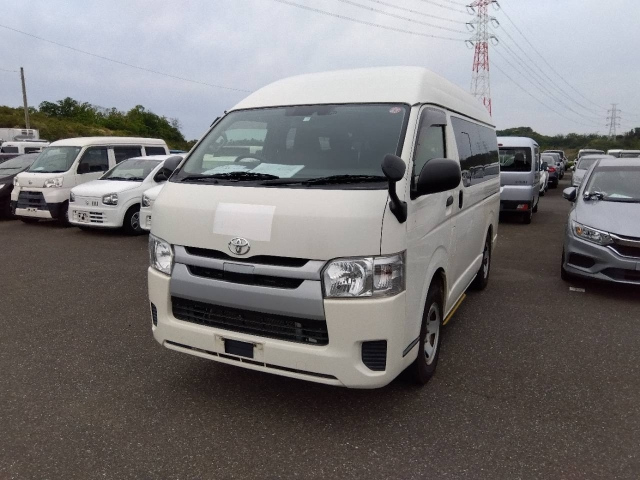 TOYOTA HIACE VAN