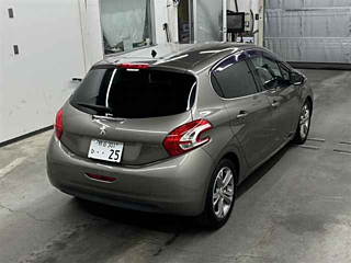 PEUGEOT 208 2013