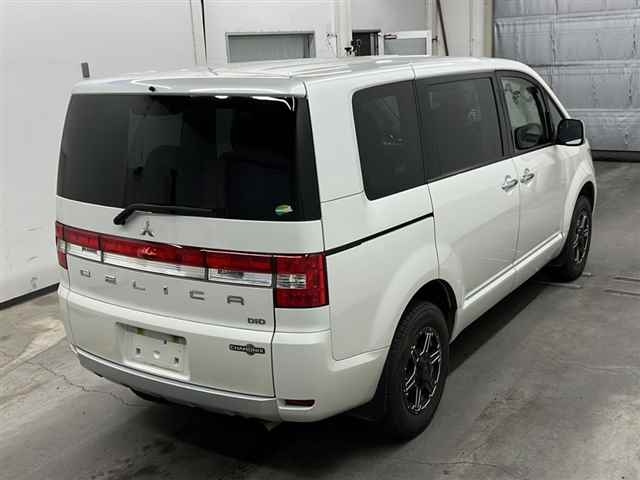 MITSUBISHI DELICA D5 2017