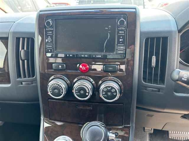 MITSUBISHI DELICA D5 2017