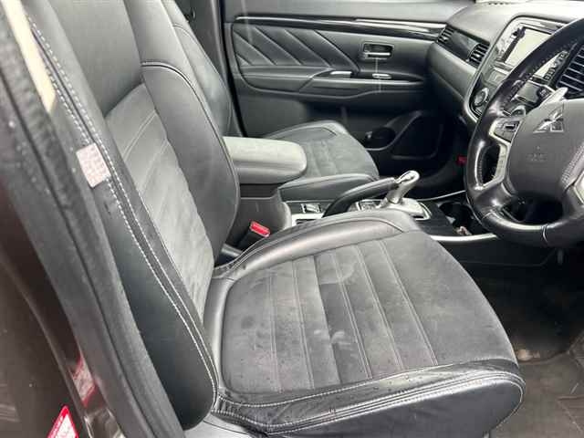 MITSUBISHI OUTLANDER PHEV 2015