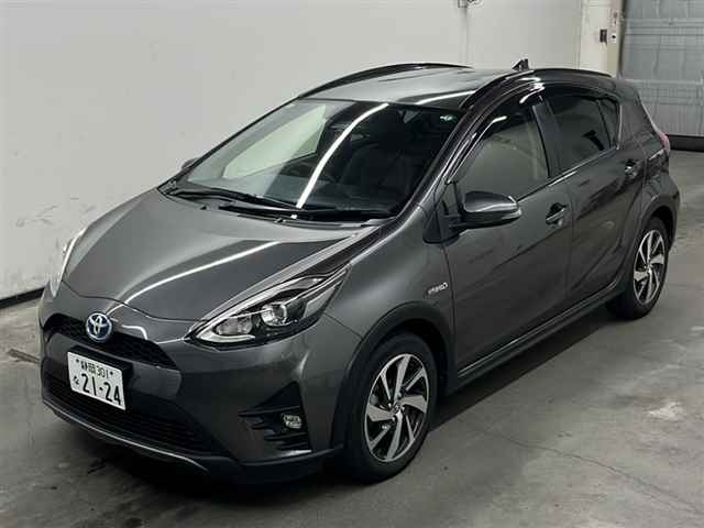 TOYOTA AQUA 2017