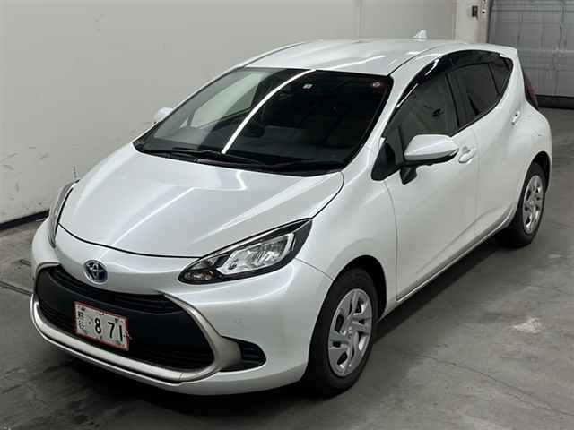 TOYOTA AQUA 2022