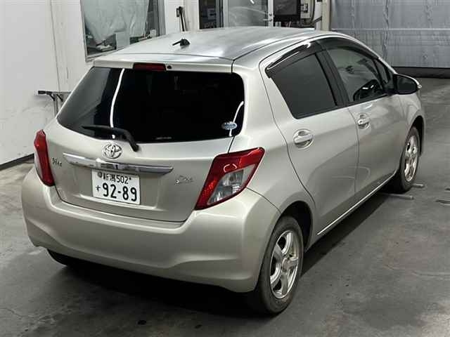 TOYOTA VITZ 2013