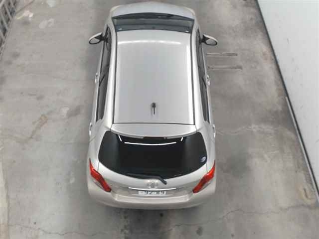 TOYOTA VITZ 2013