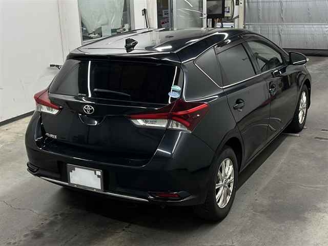 TOYOTA AURIS 2016
