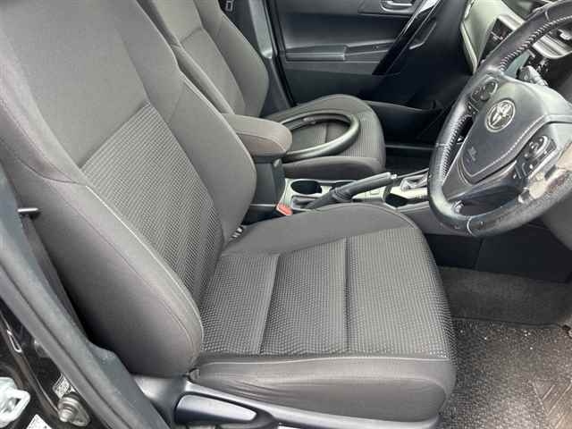 TOYOTA AURIS 2016