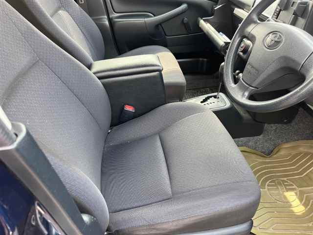 TOYOTA SUCCEED 2017