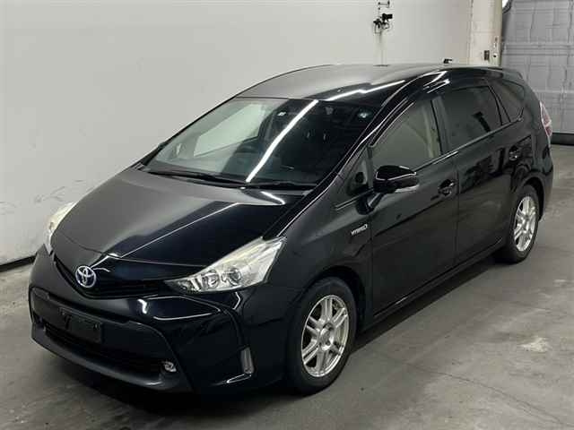 TOYOTA PRIUS ALPHA 2016