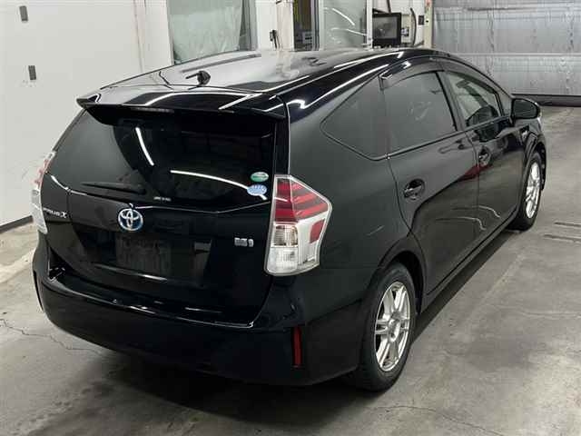 TOYOTA PRIUS ALPHA 2016