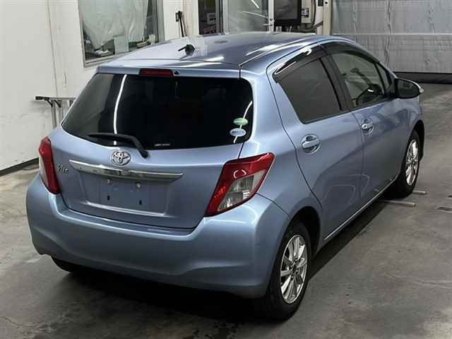TOYOTA VITZ 2012