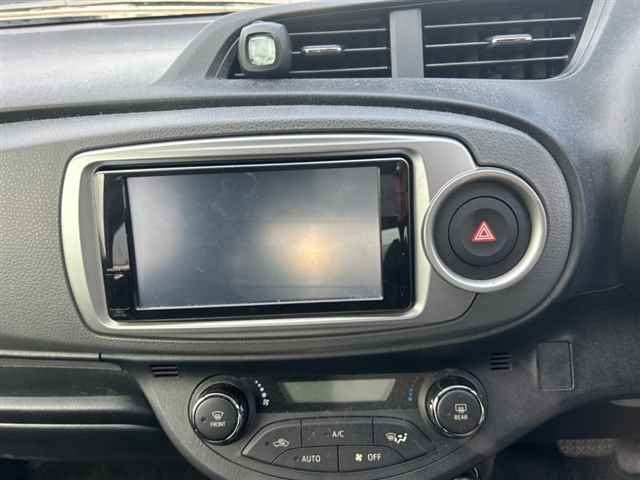TOYOTA VITZ 2012