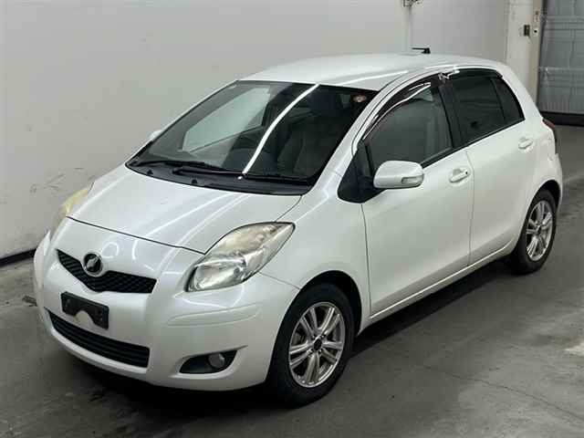 TOYOTA VITZ 2010