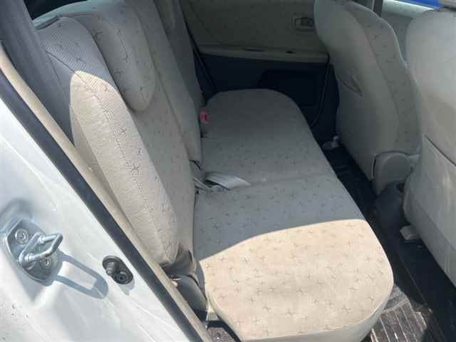 TOYOTA VITZ 2010