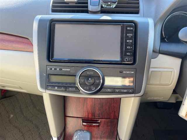 TOYOTA PREMIO 2010