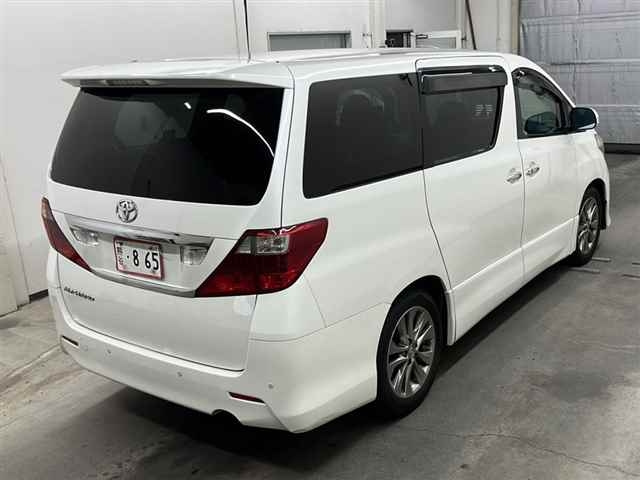 TOYOTA ALPHARD 2010