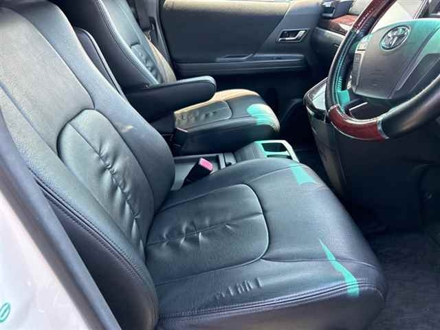 TOYOTA VELLFIRE 2012