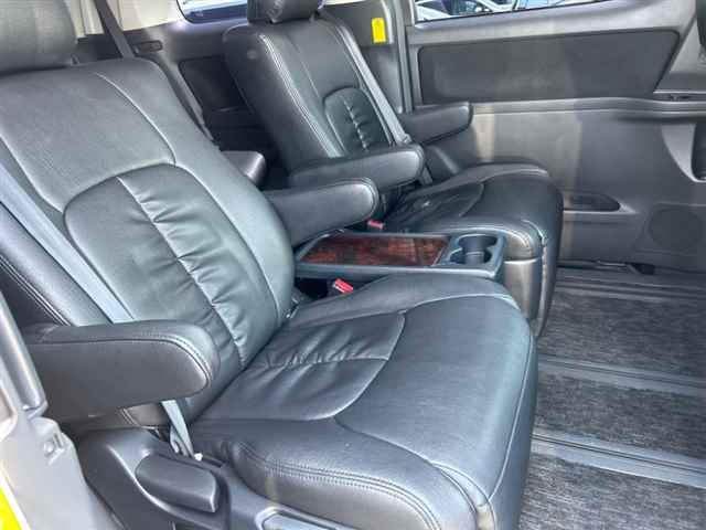 TOYOTA VELLFIRE 2012