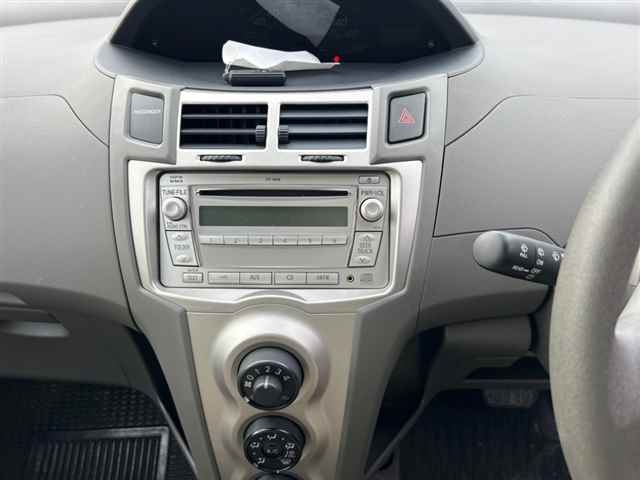 TOYOTA VITZ 2009