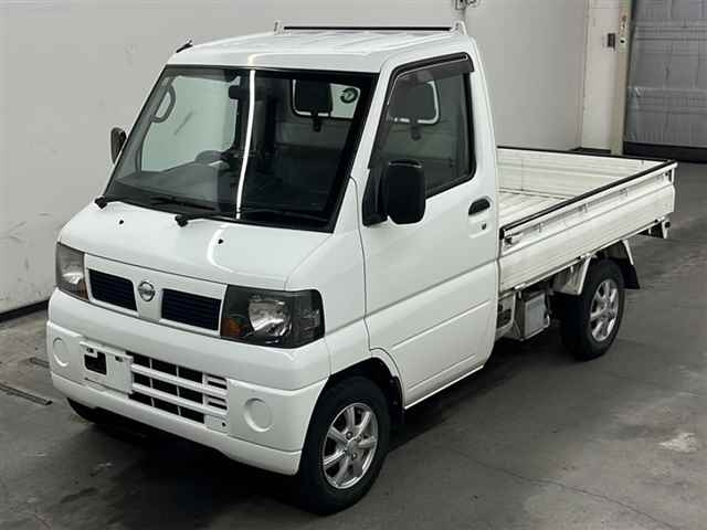 NISSAN CLIPPER TRUCK 2010