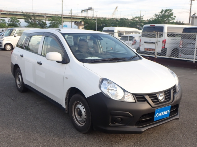 NISSAN AD 2018