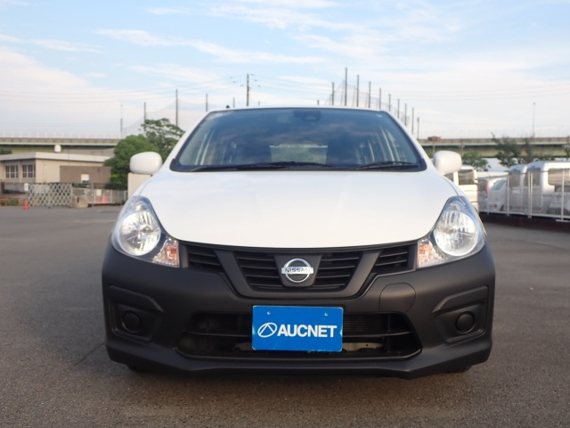 NISSAN AD 2018