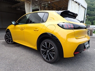 Заказать PEUGEOT 208
