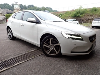 Заказать VOLVO V40