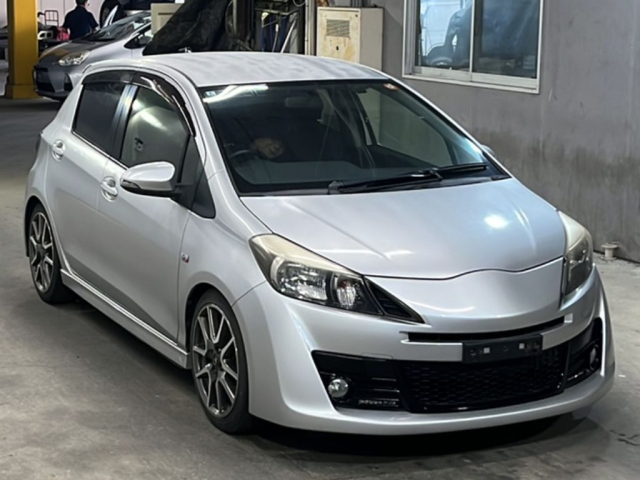 TOYOTA VITZ 2014