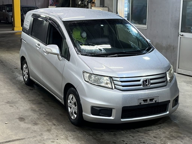 HONDA FREED 2012