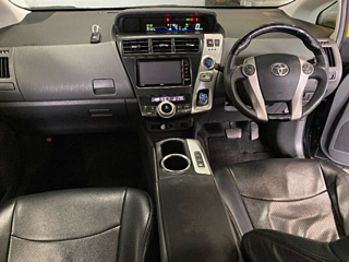 TOYOTA PRIUS ALPHA 2011