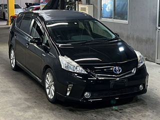 TOYOTA PRIUS ALPHA 2011