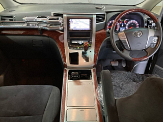 TOYOTA VELLFIRE 2011