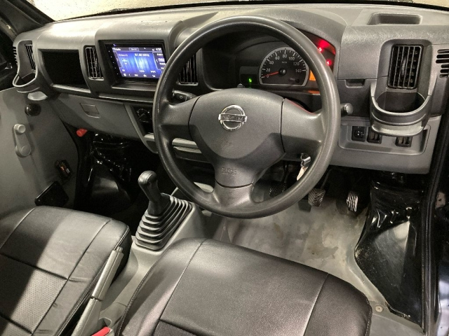 NISSAN CLIPPER TRUCK 2010