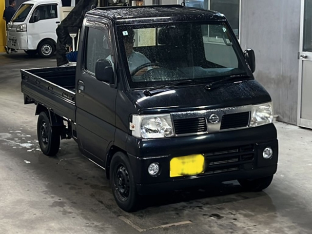 NISSAN CLIPPER TRUCK 2010