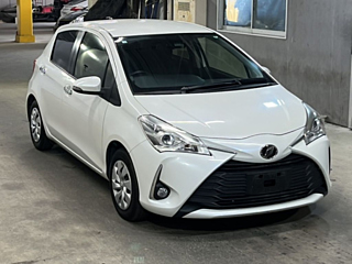 TOYOTA VITZ 2019