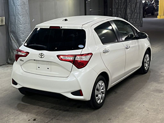 TOYOTA VITZ 2019
