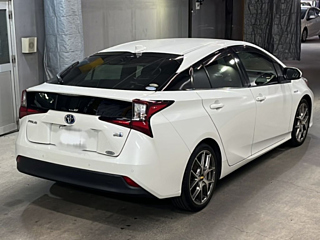 TOYOTA PRIUS 2019