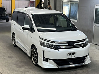 TOYOTA VOXY 2014